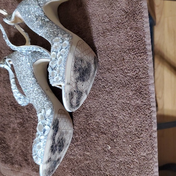 Badgley Mischka Shoes - Picture 4 of 7